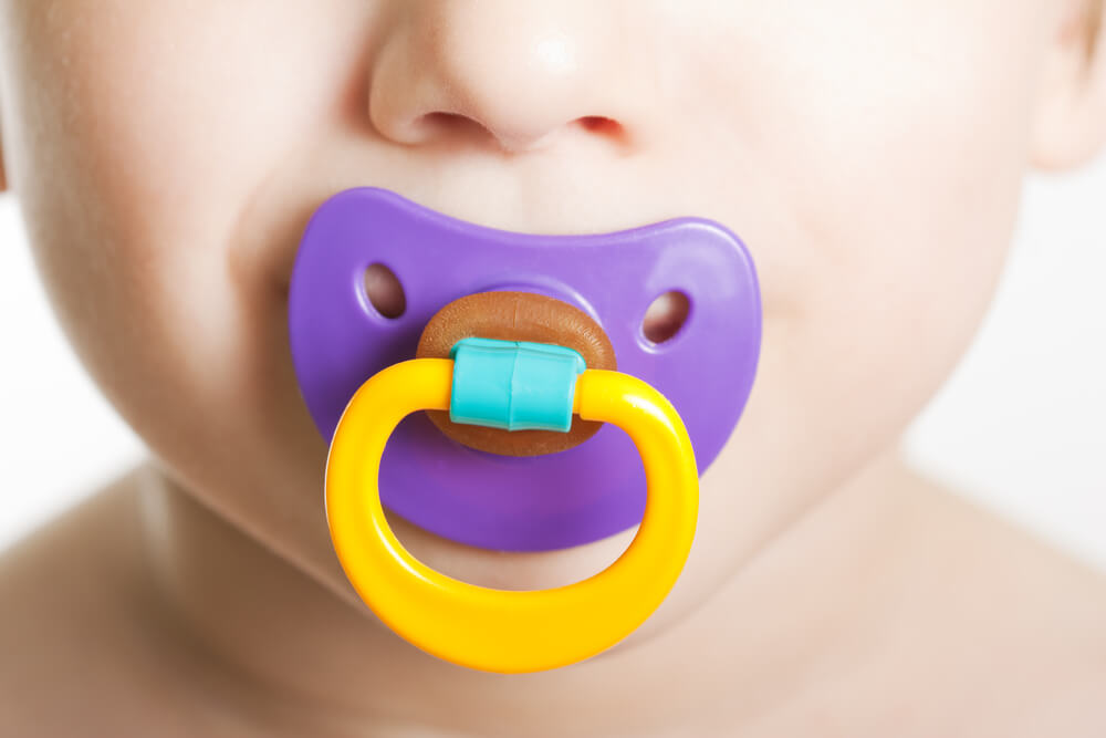 should-i-use-a-pacifier-while-breastfeeding-euphoric-herbals